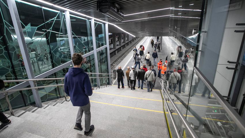 Megint milliárdok hiányoznak a 3-as metró felújításához 