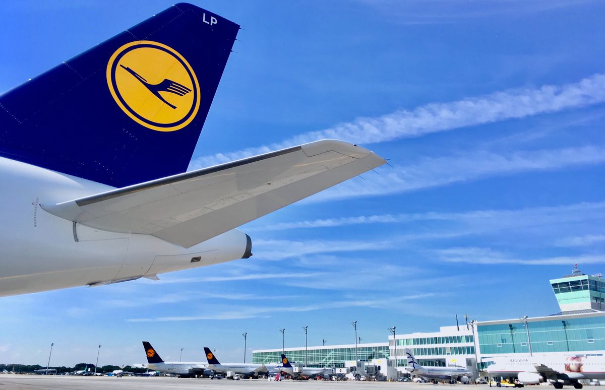 Lufthansa,Hub,Munich,Airport,With,Satellite,Terminal,Building,And,Various