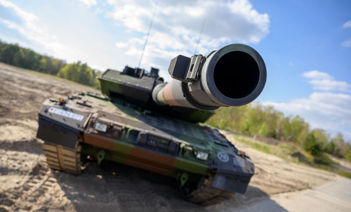 28 April 2022, Lower Saxony, Munster: A Bundeswehr Leopard 2 A7V main battle tank stands on the training ground. Photo: Philipp Schulze/dpa (Photo by PHILIPP SCHULZE / DPA / dpa Picture-Alliance via AFP)