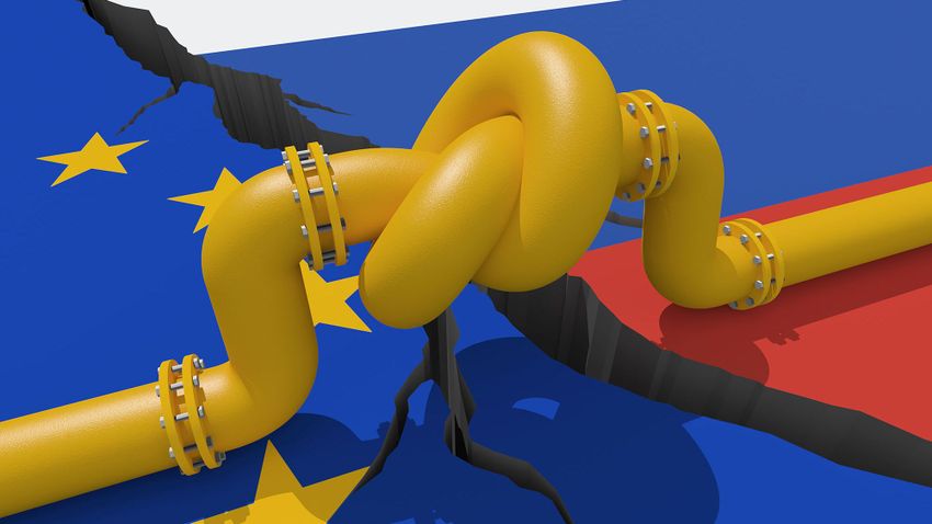 Bűnbakkereső szándékkal erőltetheti az unió a kelet-európai országok orosz olajembargóba vonását