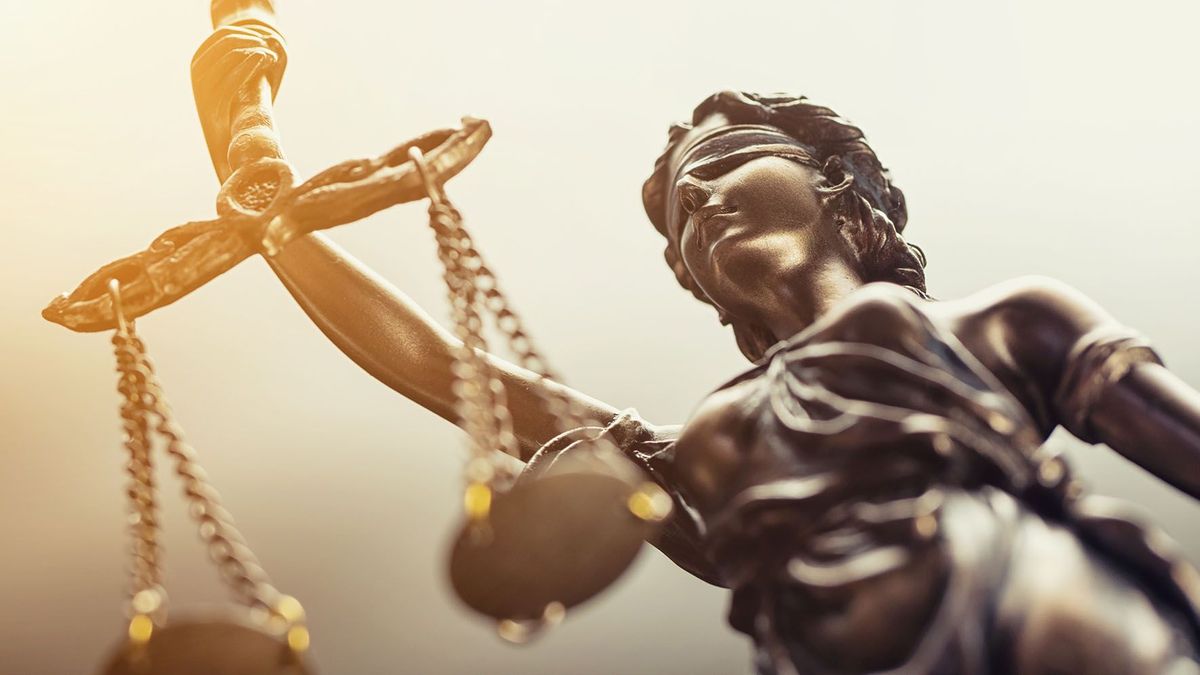 The Statue of Justice symbol, legal law concept image alaptörvény módosítás