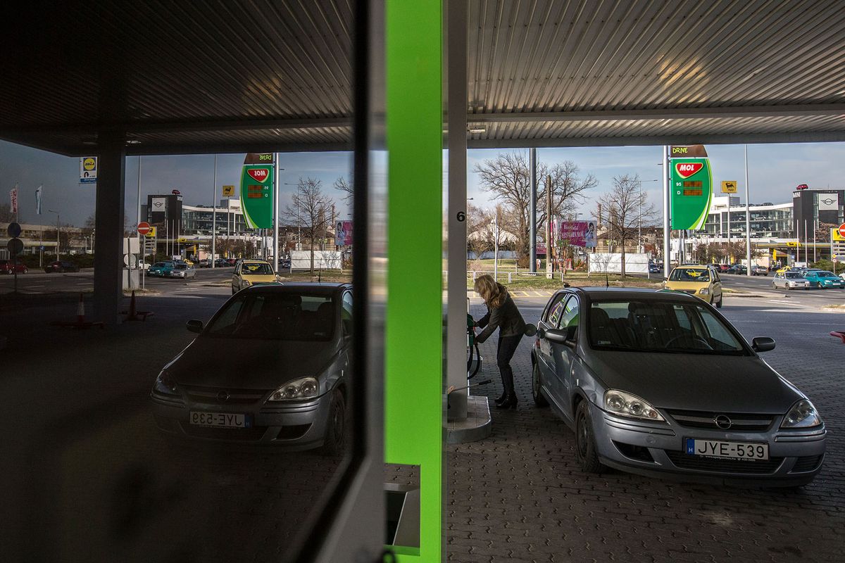 2017.03.21. MOL benzinkút, Szentendrei út. Fotó: Móricz-Sabján Simon