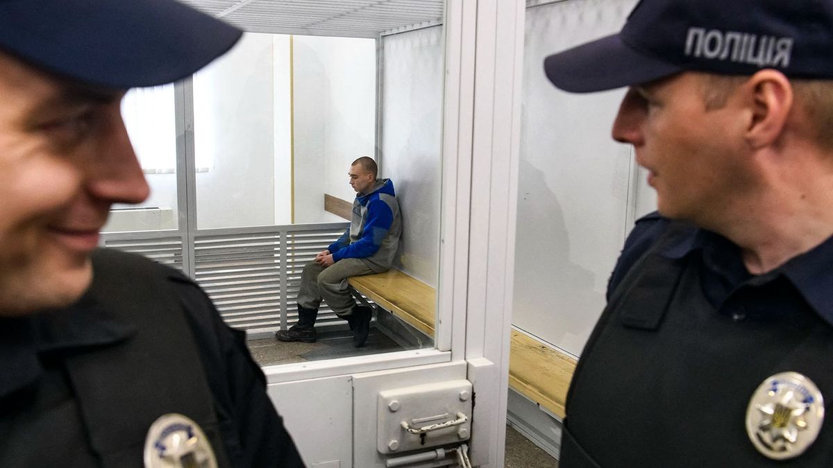 Russian soldier Vadim Shishimarin, 21, suspected of violations of the laws and norms of war,  inside a cage during a court hearing, amid Russia's invasion of Ukraine, in Kyiv, Ukraine May 20, 2022 (Photo by Maxym Marusenko/NurPhoto) (Photo by Maxym Marusenko / NurPhoto / NurPhoto via AFP)