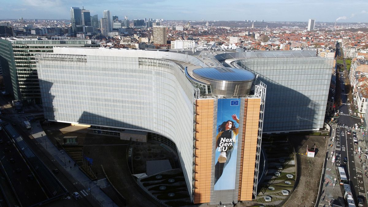 BRUSSELS, BELGIUM - NOVEMBER 29: An aerial view of Berlaymont building, headquarters of the European Commission, in Brussels, Belgium on November 29, 2021. Dursun Aydemir / Anadolu Agency (Photo by Dursun Aydemir / ANADOLU AGENCY / Anadolu Agency via AFP)