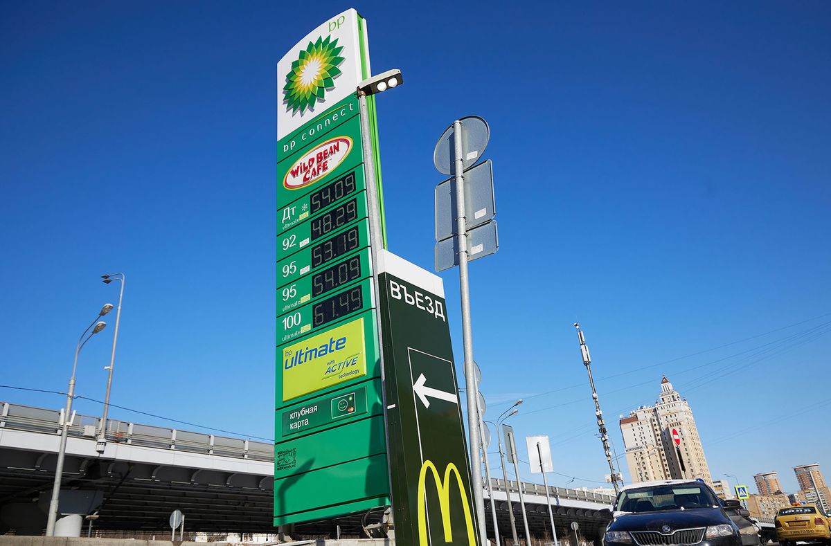 MOSCOW, RUSSIA - MARCH 09: General view of a BP gas station on March 9, 2022 in Moscow, Russia. BP announced it was dumping its 19.75% stake in Russian state-owned energy giant Rosneft. (Photo by Oleg Nikishin/Getty Images) 1239053434
