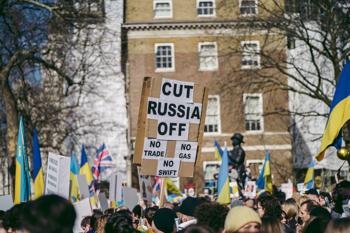 Downing,Street,,London,|,Uk,-,2022.02.26:,Ukrainian,People,Protest,