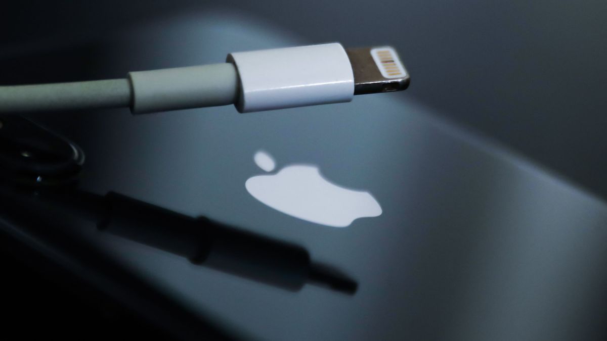 Hatalmas váltásra készül az Apple az új iPhone-nal 