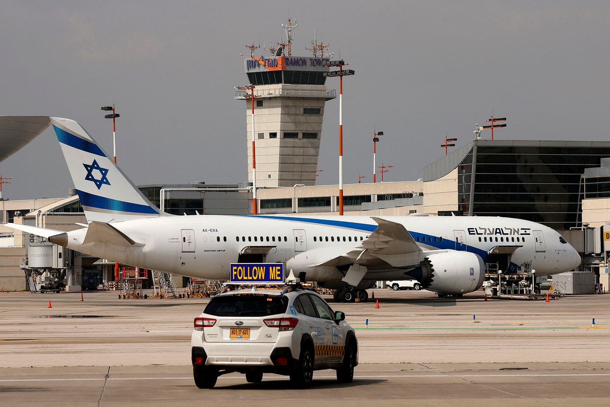 A picture taken on February 20, 2022 shows an Israeli Airlines El Al Boeing 787 at the tarmac in Israel's Ben Gurion International airport in Lod, on the outskirts of Tel Aviv. (Photo by JACK GUEZ / AFP)