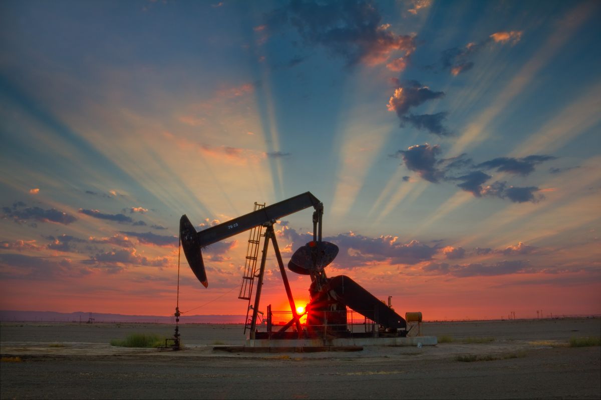 Oil,Well,,Pump,Jack,,In,The,San,Joaquin,Valley,Of