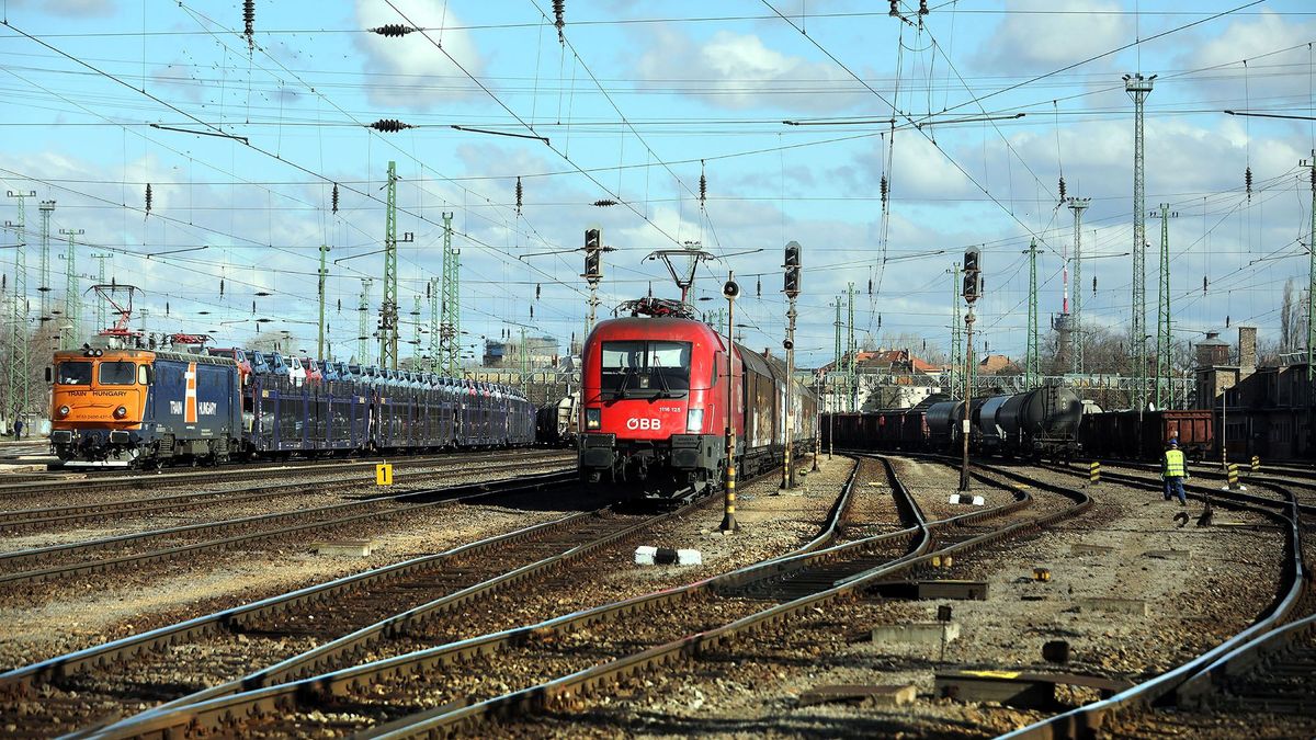 Budapest 2022.02.22.
Tehervonat
vonat
áruszállítás
logisztika
foto: Kallus György/VG