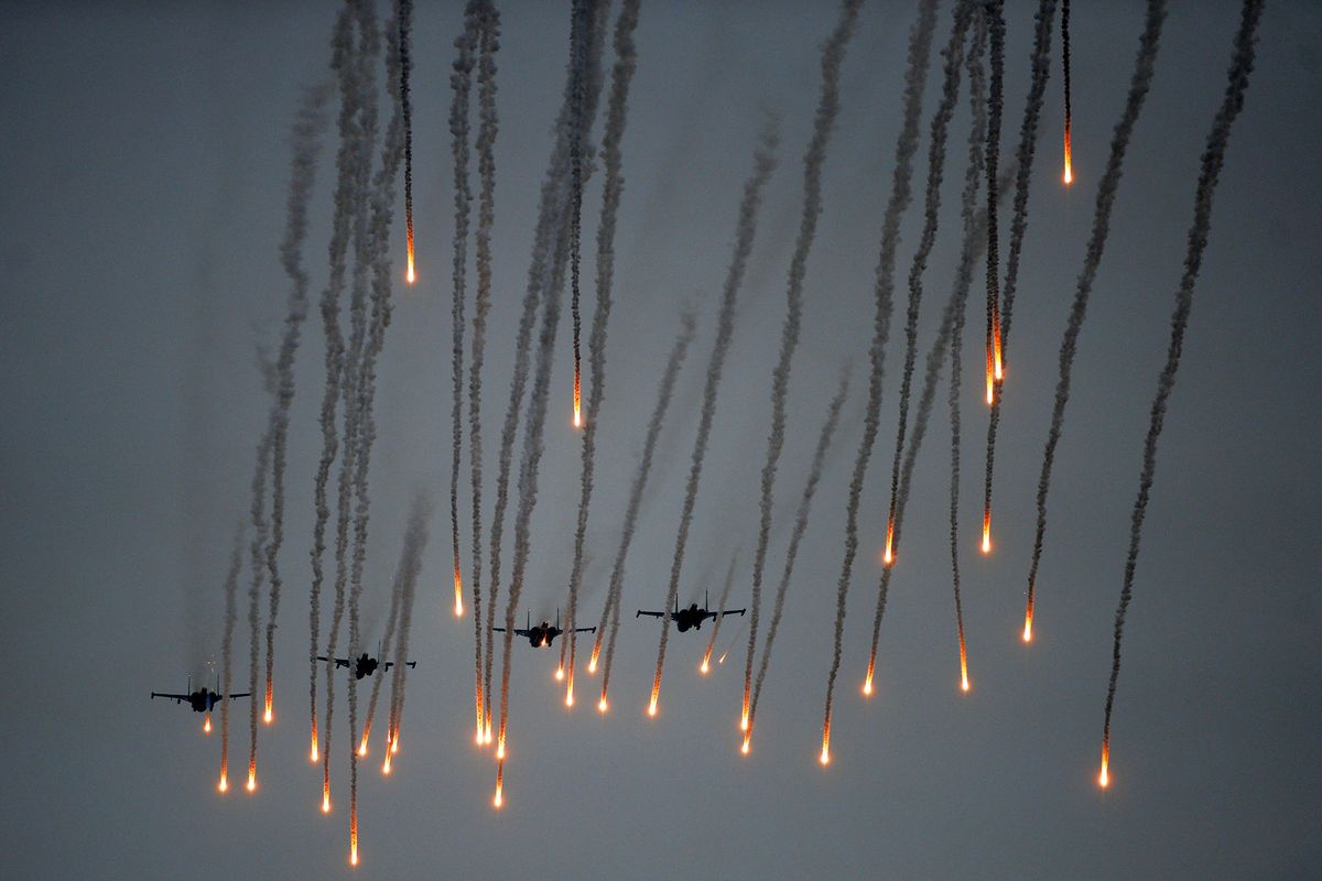 3196715 09/20/2017 Planes flying over the range in the Minsk region during the Russia-Belarus Zapad 2017 joint strategic military exercises. Evgeny Biyatov/Sputnik (Photo by Evgeny Biyatov / Sputnik / Sputnik via AFP)