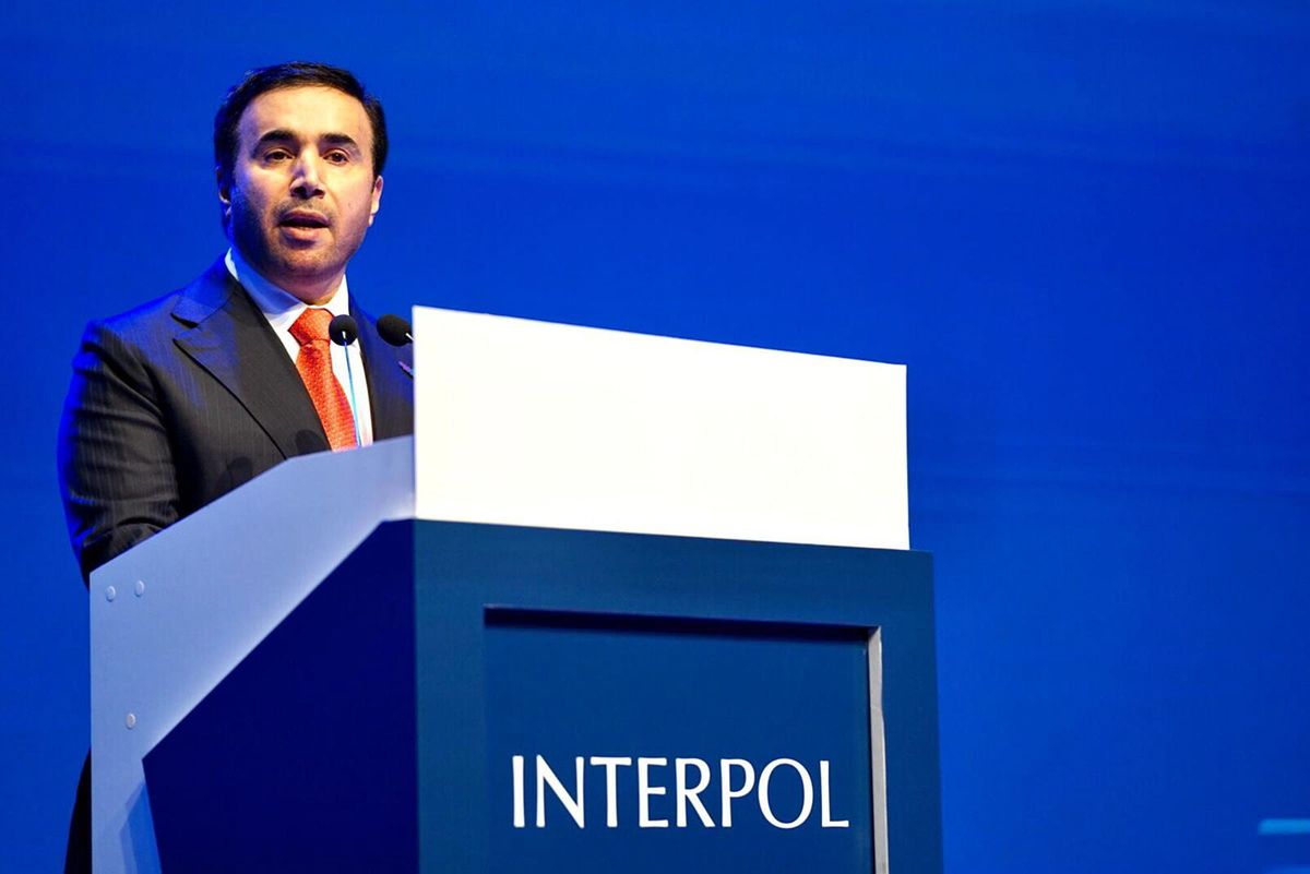 Isztambul, 2021. november 26.Az Interpol nemzetközi rendőri szervezet által közreadott képen Ahmed Nászer al-Raiszi vezérőrnagy, az Egyesült Arab Emírségek belügyminisztériumának főfelügyelője beszédet mond az Interpol Isztambulban tartott éves közgyűlésén  2021. november 26-án. A szervezet Ahmed Nászer al-Raiszit választotta meg elnökének a következő négyéves ciklusra. MTI/EPA/APE/Interpol