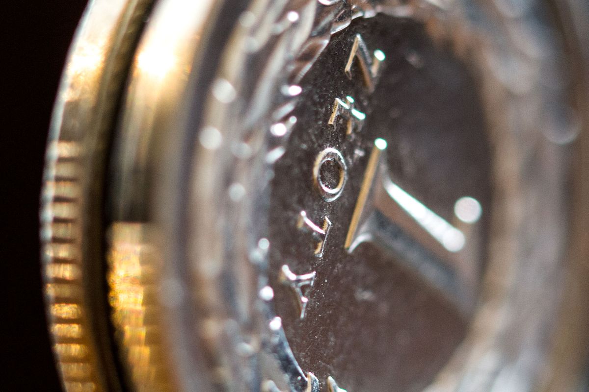 Polish zloty coins are seen in Bydgozcz, Poland on December 28, 2016. The Polish zloty remains one of the weakest currencies in Eastern Europe and ended at 4.4061 against the Euro on last Tuesday. (Photo by Jaap Arriens/NurPhoto) (Photo by Jaap Arriens / NurPhoto / NurPhoto via AFP)