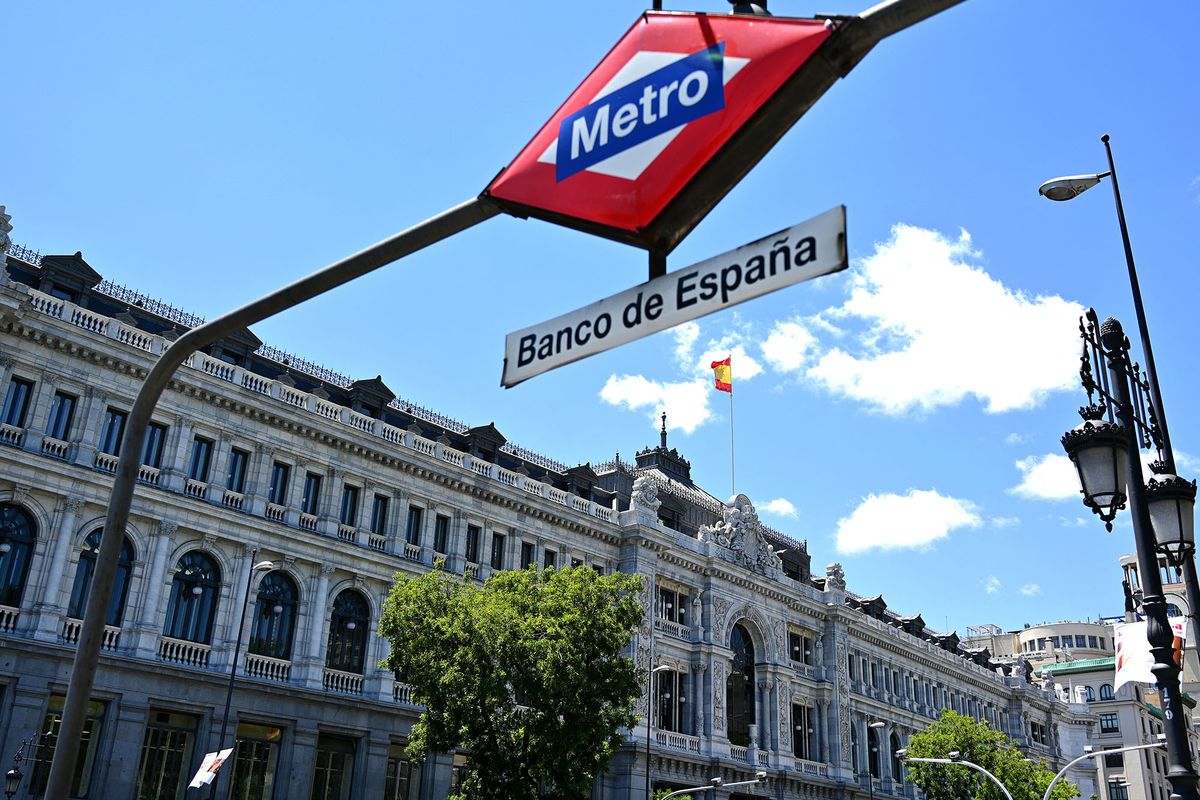 A picture shows the Bank of Spain near the Banco de Espana subway station in Madrid on June 7, 2019. - Spain's central bank raised its growth forecast for the eurozone's fourth-largest economy to 2.4 percent in 2019 from 2.2 previously. (Photo by GABRIEL BOUYS / AFP)