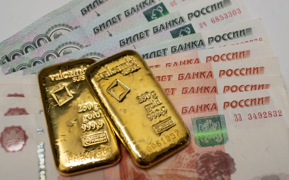 Estonia,-,5.7.2021:,Russian,Rubles,Banknotes,With,Gold,Bullion,Bar.