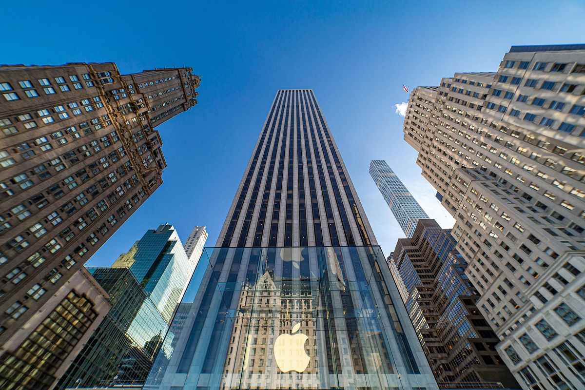 Apple flagship retail store in Fifth in New York City with the Iconic glass cube design from Peter Bohlin that received multiple architectural and design awards and the hanging Apple logo between the skyscrapers of the NY skyline. The American tech giant sells various Apple products, including Mac personal computers, iPhone smartphones, iPad tablet computers, iPod portable media players, Apple Watch smartwatches, Apple TV digital media players, software, and selected third-party accessories. The first Apple Stores were opened in May 2001 by the CEO Steve Jobs. The store is a landmark for the Fifth Ave and attracts also tourists. February 2020 in NYC, USA (Photo by Nicolas Economou/NurPhoto) (Photo by Nicolas Economou / NurPhoto / NurPhoto via AFP)