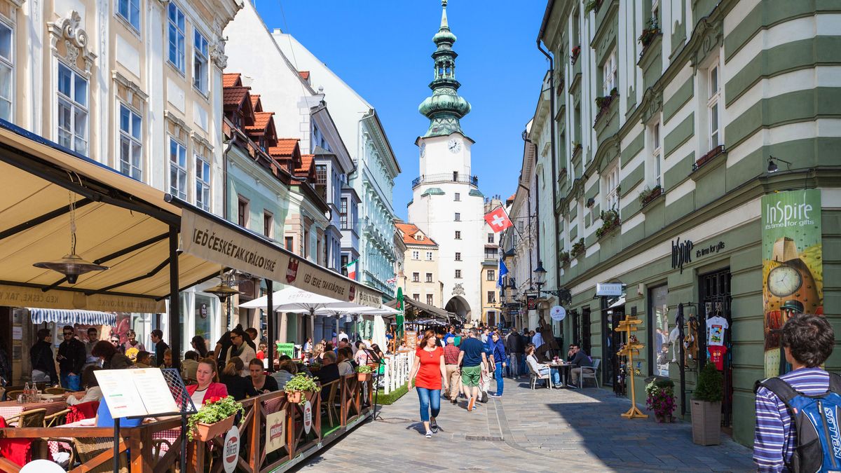 Bratislava,,Slovakia,-,September,23,,2015:,Tourists,Walk,On,Michalska