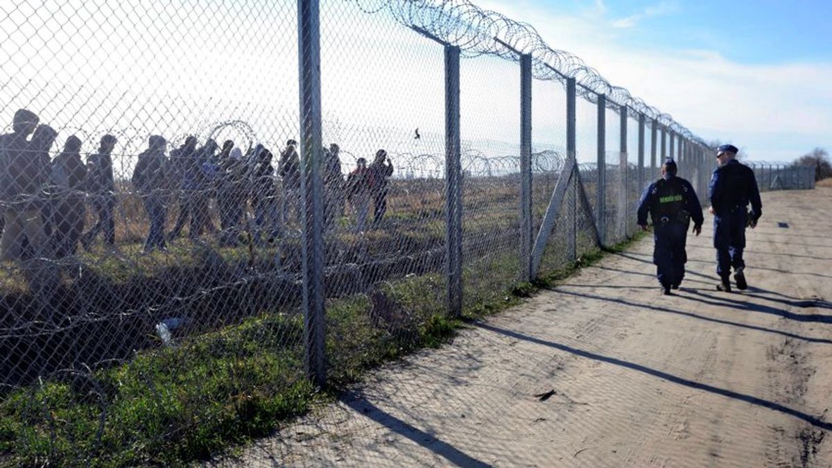 Magyarországra keletről és délről is nyomást gyakorol a menekültek áradata 