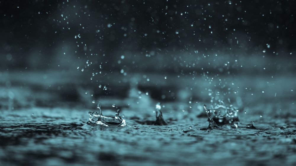 Rain,Water,Drop,Falling,To,The,Floor,In,Heavy,Rain