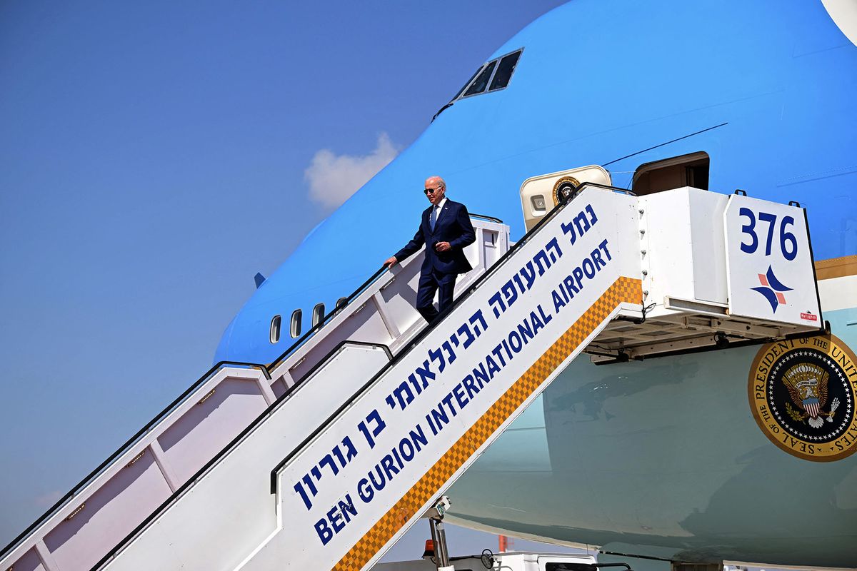 US President Joe Biden disembarks from Air Force One upon landing at Ben Gurion Airport in Lod near Tel Aviv, on July 13, 2022, starting his first tour of the Middle East since entering the White House last year. (Photo by MANDEL NGAN / AFP)