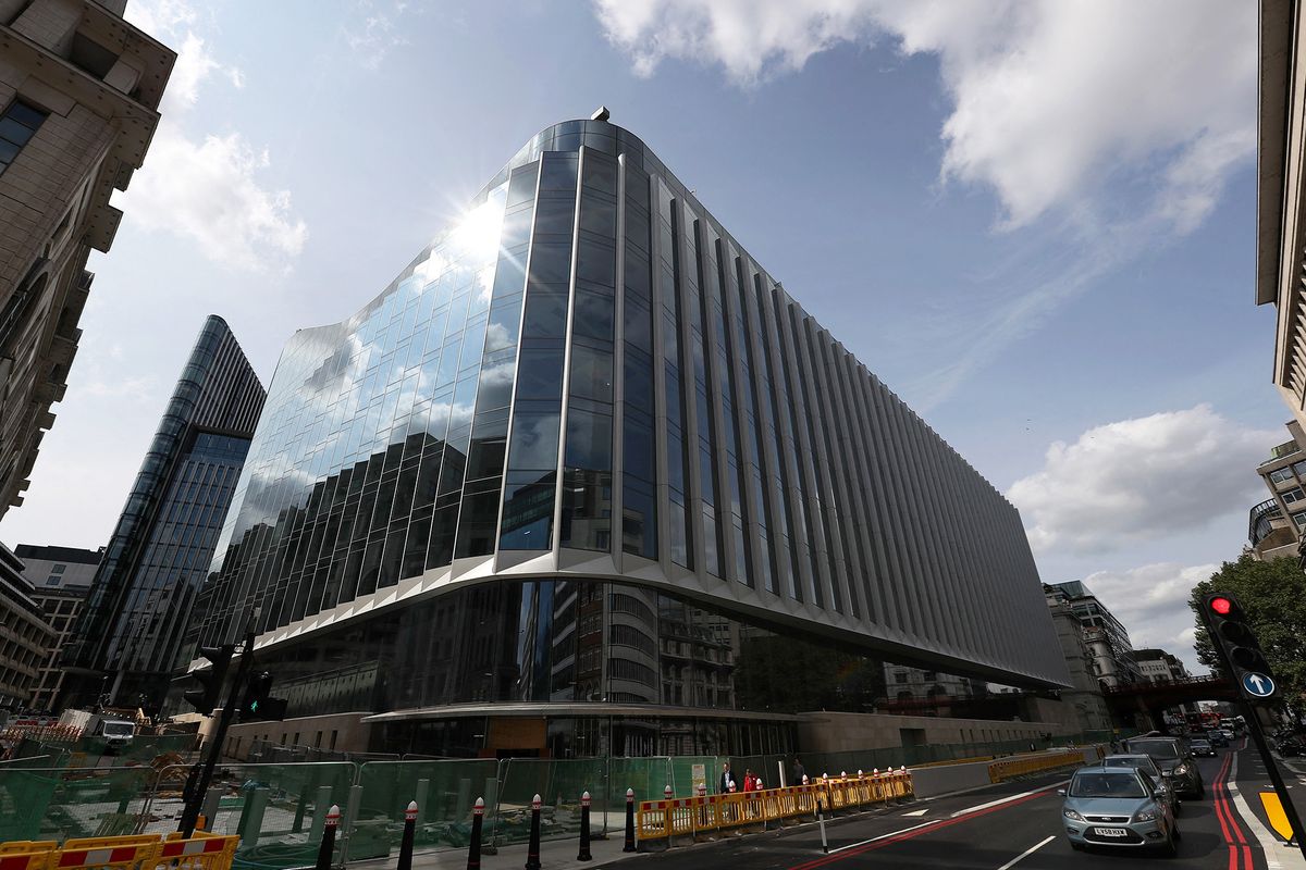 The new European headquarters of Goldman Sachs is pictured in the finacial district of London, on August 23, 2018. - Goldman Sachs has sold his new European headquarters, opening next year in London, to South Korea's National Pension Service for $1.5 billion, the US investment bank has said. Goldman added in a statement that it would lease back the building, worth Ł1.165 billion ($1.502 billion, 1.297 billion euros), in a deal lasting up to 25 years. (Photo by Daniel LEAL / AFP)