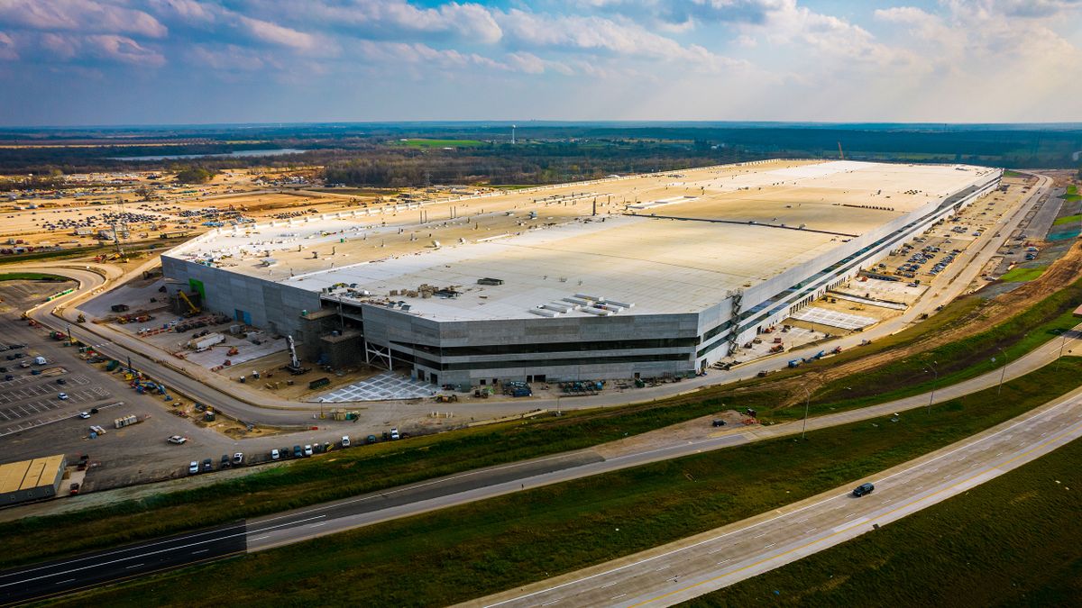 January 2nd , 2022 - Austin , Texas , USA: Elon Musk's Tesla GigaFactory massive Battery production plant that will also make the New 4680 Battery Cells and Cybertruck and Possibly Semi and Tesla Bot