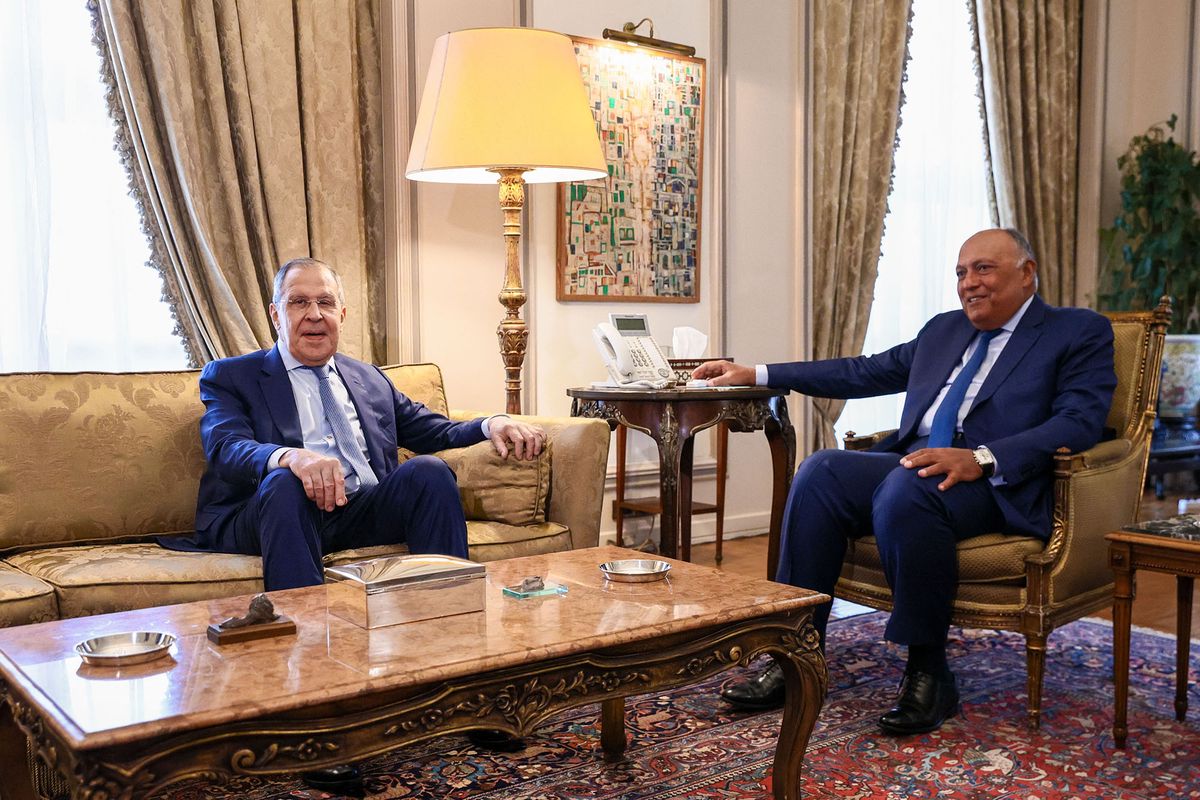Russian Foreign Minister Sergei Lavrov (L) meets with his Egyptian counterpart Sameh Shokry in the capital Cairo on July 24, 2022. - Russia's top diplomat will address the Arab League at its Cairo headquarters today, the organisation said, days after Russia took part in a summit hosted by Iran, a regional rival of some Arab states. (Photo by Handout / RUSSIAN FOREIGN MINISTRY / AFP)