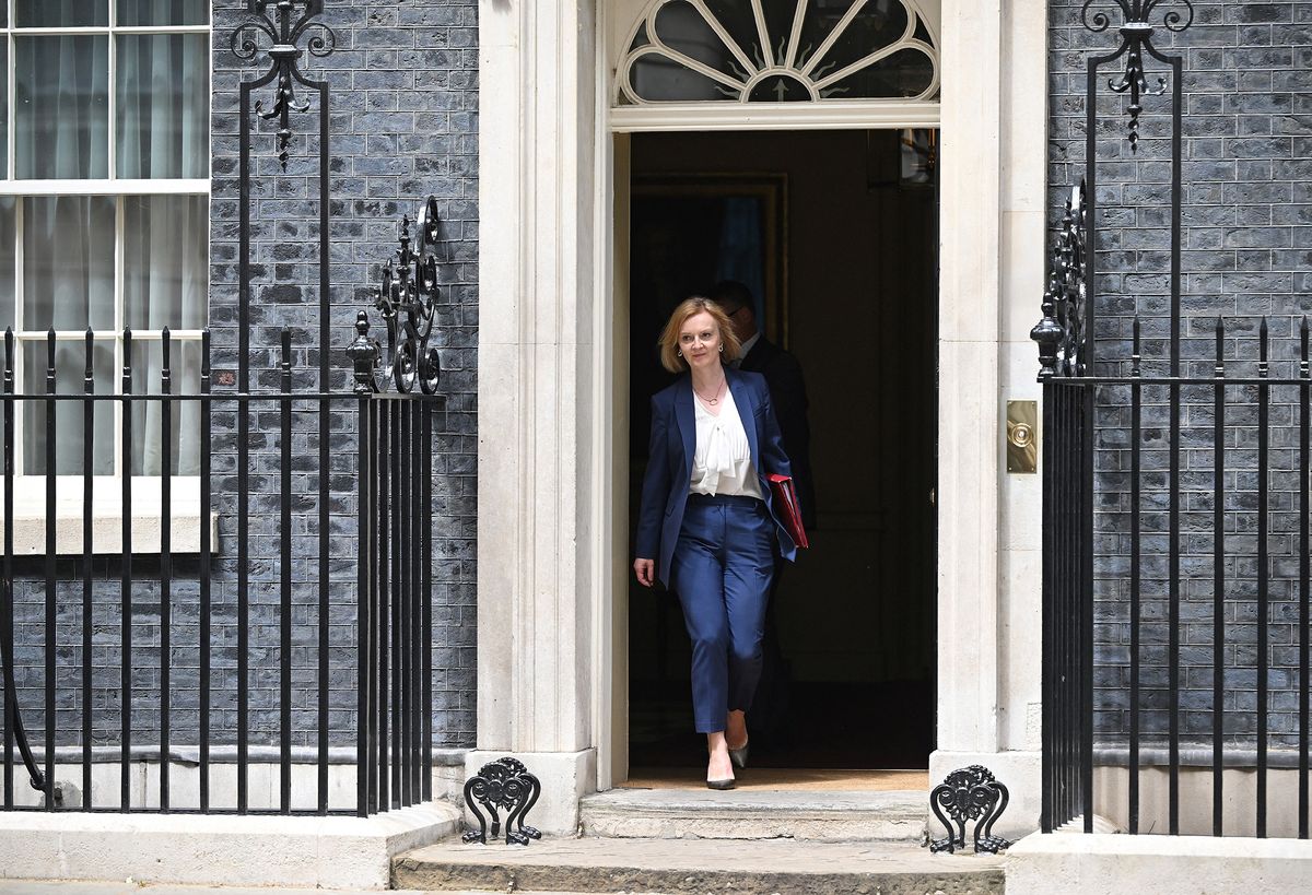 Britain's Foreign Secretary Liz Truss leaves from 10 Downing Street in central London on July 5, 2022. (Photo by JUSTIN TALLIS / AFP)