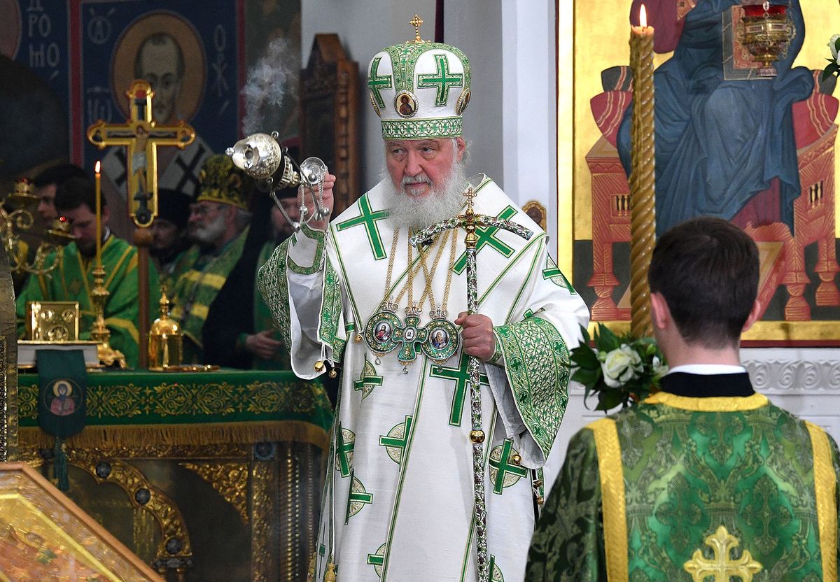 8209422 05.06.2022 Patriarch Kirill of Moscow and All Russia holds a solemn divine service at the Cathedral of the Exaltation of the Cross of the Saviour-Euphrosyne Convent on the Memorial Day of the Holy Princess Euphrosyne of Polotsk, the founder of the monastery, in Polotsk, Belarus. Viktor Tolochko / Sputnik (Photo by Viktor Tolochko / Sputnik / Sputnik via AFP)