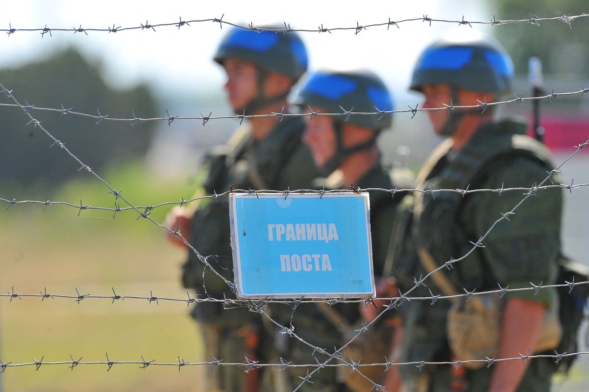 1191990 Moldavia. 07/26/2012 Soldiers take part in exercises with the Operational group of Russian Forces in the Transnistrian region of Moldova. Sergey Kuznecov/Sputnik (Photo by Sergey Kuznecov / Sputnik / Sputnik via AFP)