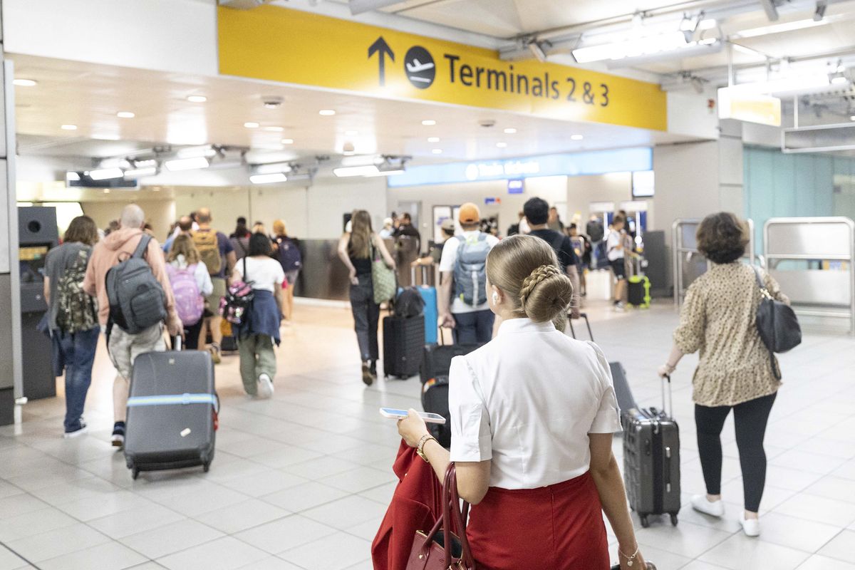 LONDON, UNITED KINGDOM - JULY 24: An interior view of Heathrow Airport as the holidaymakers face with an international travel chaos across Europe due to chronic staff shortages in London, United Kingdom on July 24, 2022. Heathrow Airport could not respond to the high number of passengers after the removal of Covid-19 measures. Rasid Necati Aslim / Anadolu Agency (Photo by Rasid Necati Aslim / ANADOLU AGENCY / Anadolu Agency via AFP)