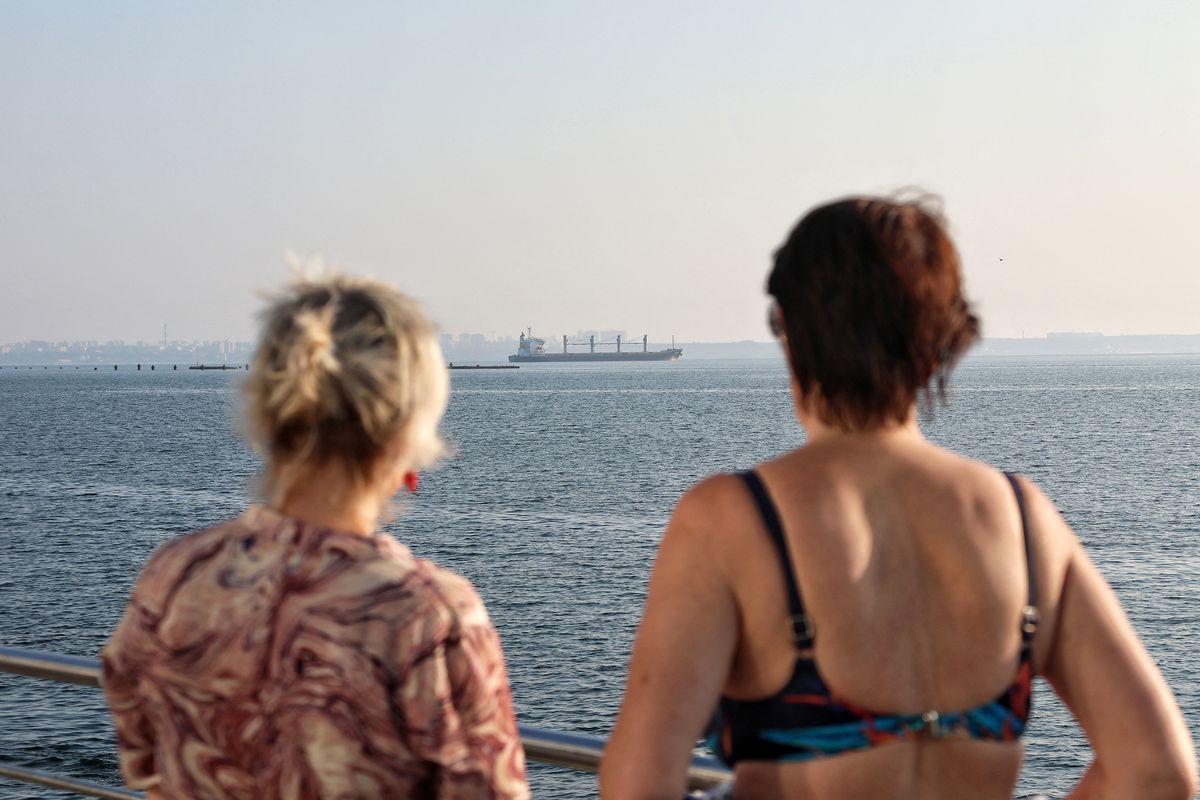 Navistar bulk carrier leaves Odesa