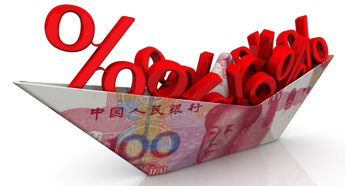 papírhajó Paper boat from Chinese kínai bankjegy pénz jüan banknote (yuan) with symbols of a percentages százalék on white surface. Isolated. 3D Illustration