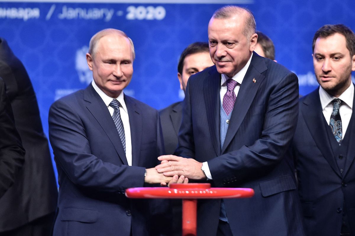 Turkish President Recep Tayyip Erdogan (R) and Russian President Vladimir Putin (L) attend an inauguration ceremony of a new gas pipeline "TurkStream" on January 8, 2020 in Istanbul. - Turkish President Recep Tayyip Erdogan is hosting Russian counterpart Vladimir Putin to inaugurate a new gas pipeline, with tensions in Libya and Syria also on the agenda.The TurkStream project, which was temporarily halted during a frosty patch in Russia-Turkey relations, includes two parallel pipelines of more than 900 kilometres (550 miles). (Photo by Ozan KOSE / AFP)