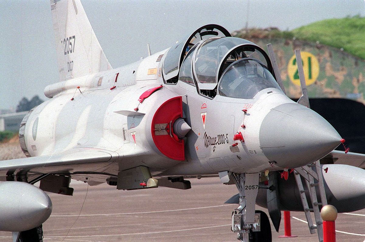 (FILES) This file photo dated 25 August 1999 shows a French-made Taiwanese Mirage 2000-5 two seater figther on display in the Hsinchu air base.  One Mirage was confirmed missing 15 October 1999 during a training course six miles away from the base. AFP PHOTO (Photo by TAO-CHUAN YEH / AFP)