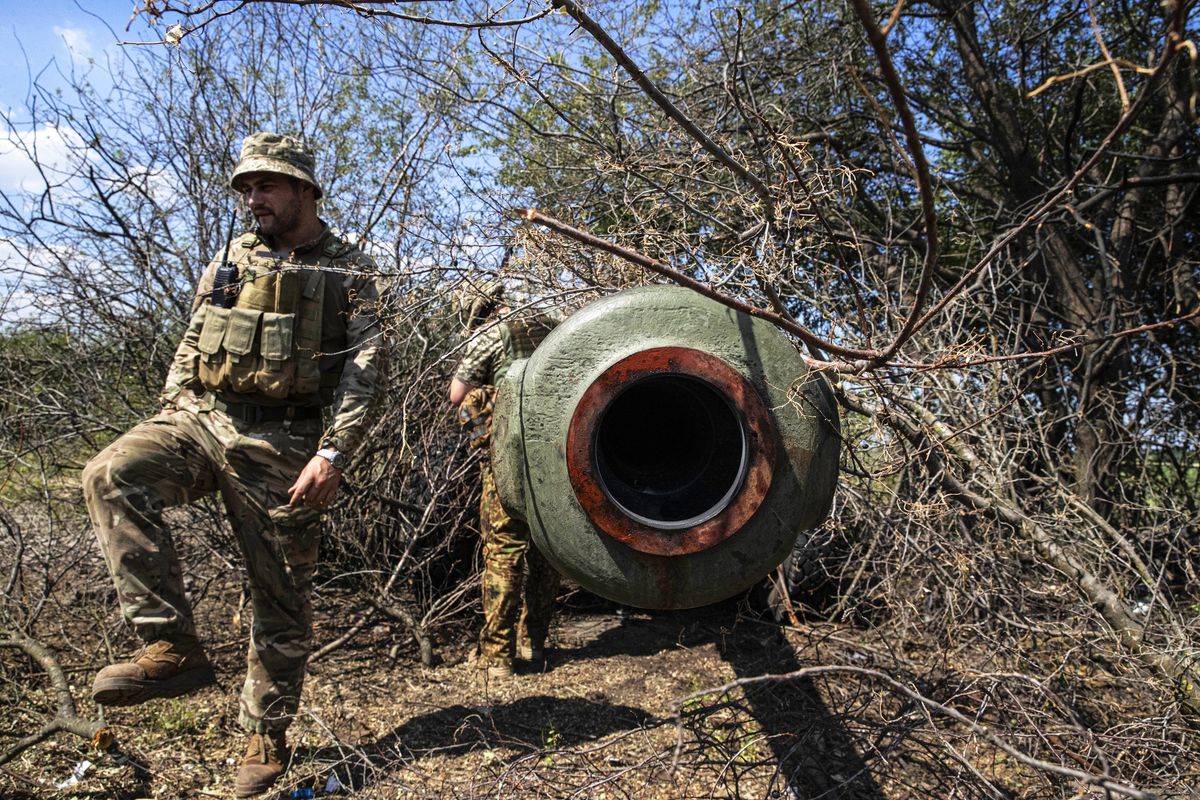 Activities of Ukrainian artillery batteries at the frontline in Kherson