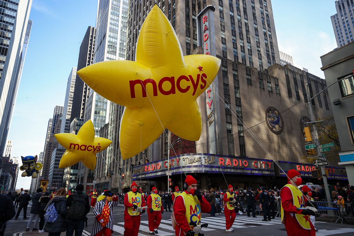 NEW YORK, NY - NOVEMBER 25: The 95th Macy's Thanksgiving Day Parade held with crowd of ten thousands in New York City, United States on November 25, 2021. Tayfun Coskun / Anadolu Agency (Photo by Tayfun Coskun / ANADOLU AGENCY / Anadolu Agency via AFP)