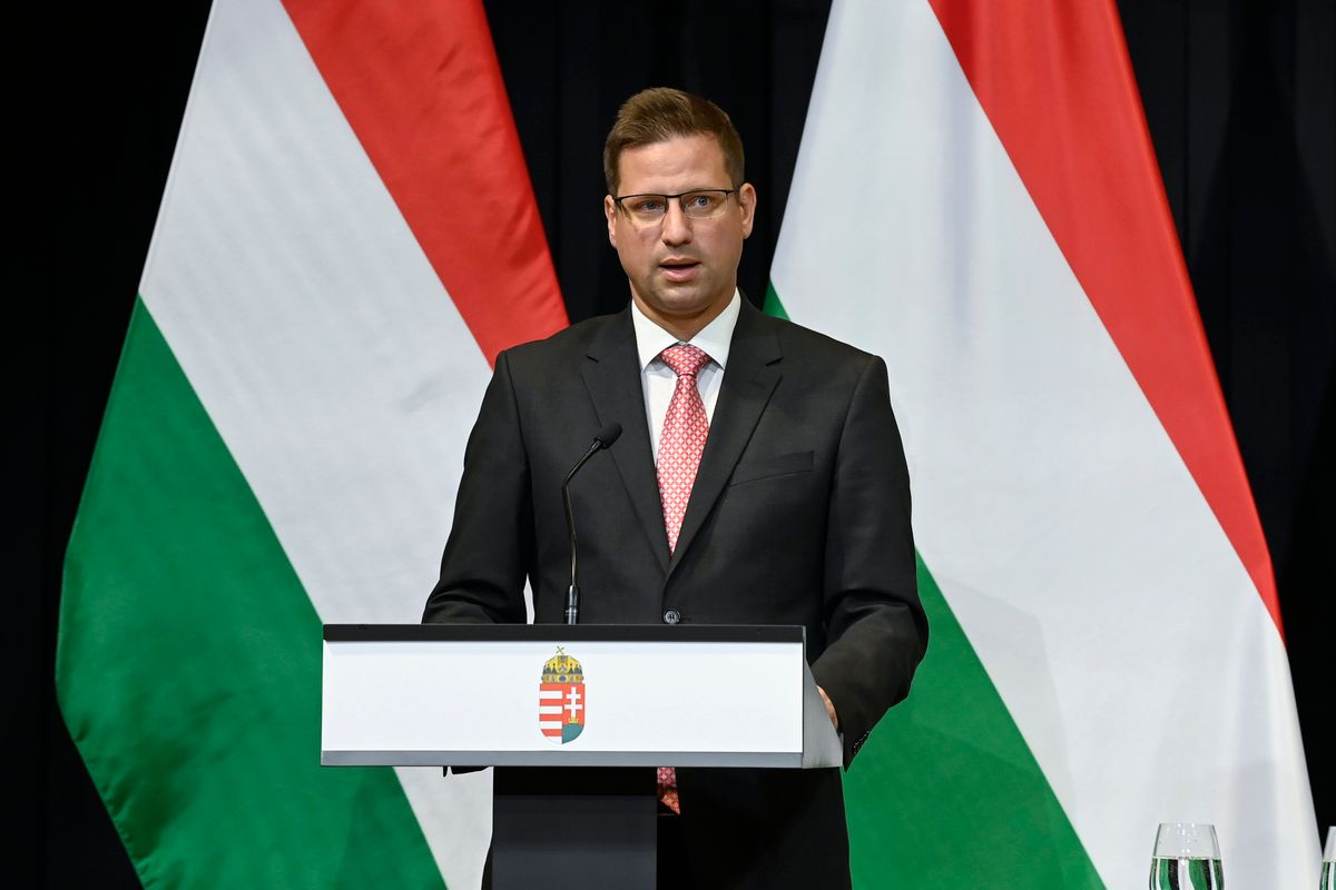 GULYÁS Gergely, Budapest, 2022. július 13.Gulyás Gergely Miniszterelnökséget vezető miniszter a Kormányinfó sajtótájékoztatón a Karmelita kolostorban 2022. július 13-án.MTI/Kovács Tamás Budapest, 2022. július 13.
Gulyás Gergely Miniszterelnökséget vezető miniszter a Kormányinfó sajtótájékoztatón a Karmelita kolostorban 2022. július 13-án.
MTI/Kovács Tamás