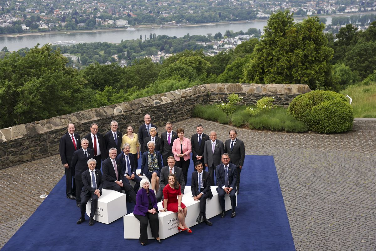 Janet Yellen, US Treasury secretary, Chrystia Freeland, Canada's deputy prime minister and minister of finance, Christian Lindner, Germany's finance minister, Rishi Sunak, U.K. chancellor of the exchequer, Joachim Nagel, president of the Deutsche Bundesbank, front from left, and fellow ministers and governors pose for a family photo during the G7 meeting of finance ministers and central bank governors in Konigswinter, Germany, on Thursday, May 19, 2022. Lindner said he's confident that Group of Seven finance chiefs will reach an agreement on additional financial aid for Ukraine. 