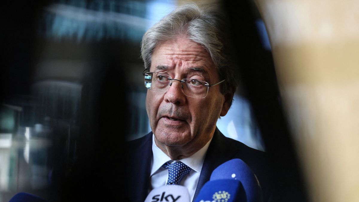 Belgium, Brussels, 2022/07/14. EU Commissioner for Economy Paolo Gentiloni speaks to the press following a news conference on the 2022 Summer Economic Forecast at the European Commission headquarters. Photograph by Valeria Mongelli / Hans Lucas.Belgique, Bruxelles, 2022/07/14. Le commissaire europen l conomie Paolo Gentiloni parle a la presse suivant une confrence de presse sur les prvisions conomiques de l t 2022 au sige de la Commission europenne. Photographie de Valeria Mongelli / Hans Lucas. (Photo by  / Hans Lucas via AFP)