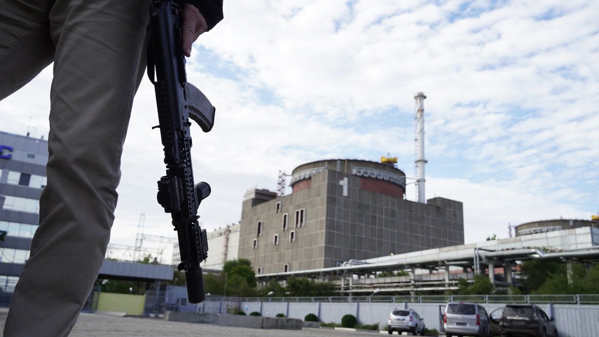 Operations at Zaporizhzhia nuclear plant completely halted: Ukraine, ZAPORIZHZIA, UKRAINE - SEPTEMBER 11: A view of Zaporizhzhia Nuclear Power Plant after operations have been completely halted on September 11, 2022, in Zaporizhzia, Ukraine. Ukraine on Sunday said operations at Europe’s largest nuclear power plant have been completely halted. The last of the Zaporizhzhia plant’s six reactors was disconnected from the power grid early at 3.41 a.m. (0041GMT), according to a statement by Energoatom, Ukraine’s atomic power operator. ”śPreparations are underway for its cooling and transfer to a cold state,”? the agency said. Under Russian control since March, the plant in southeastern Ukraine was disconnected from the country’s power grid last Monday, amid growing concerns of a nuclear disaster as Moscow and Kyiv accuse each other of attacks on the nuclear facility. Stringer / Anadolu Agency (Photo by STRINGER / ANADOLU AGENCY / Anadolu Agency via AFP), Operations at Zaporizhzhia nuclear plant completely halted: Ukra