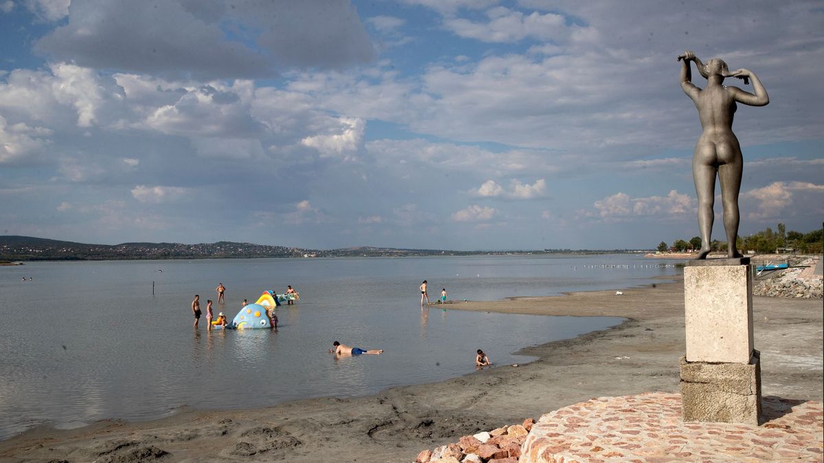 20220816 AgárdEgyre kevesebb a víz a Velencei-tóban az óriási aszály miatt.f