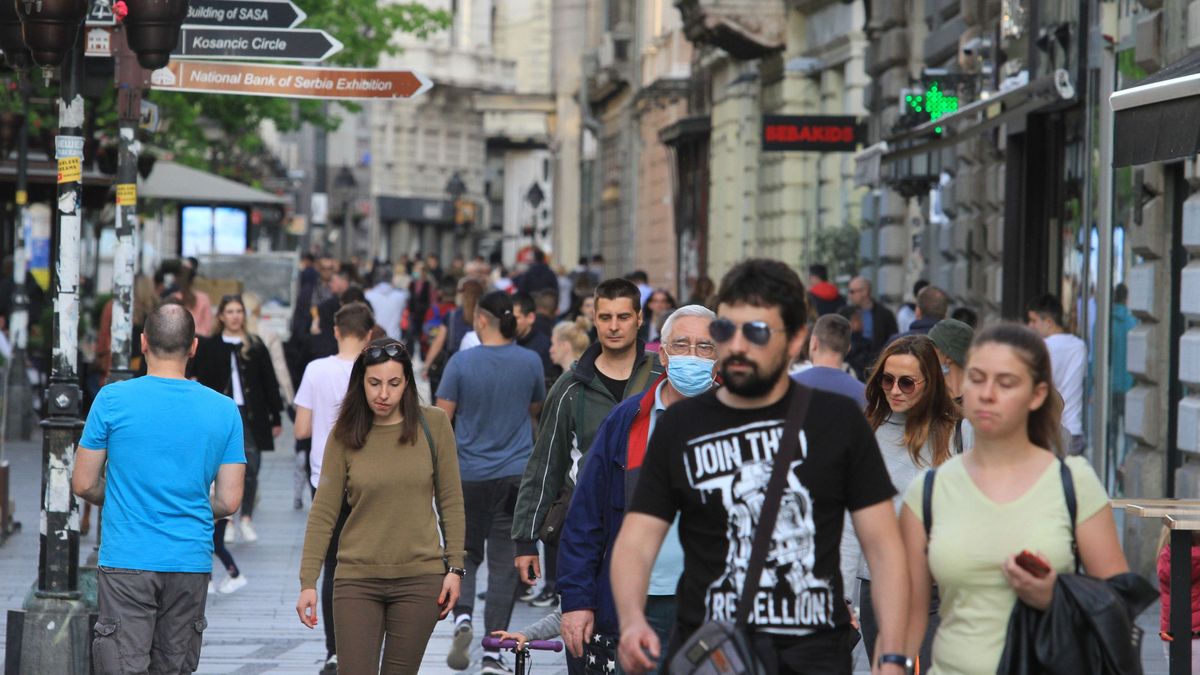 COVID-19: Serbia lifts state of emergency, curfew, BELGRADE, SERBIA - MAY 07: Crowds of people are out in a street after Serbia lifted state of emergency over coronavirus (COVID-19) in Belgrade, Serbia on May 07, 2020. (Photo by Milos Miskov/Anadolu Agency via Getty Images)