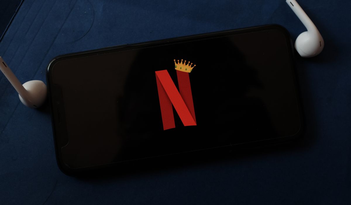 Netflix,Logo,With,A,King