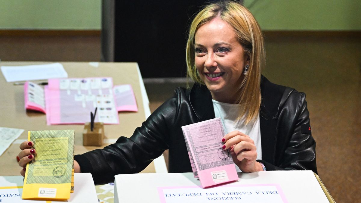 Az exit pollok szerint nyertek a jobbközép pártok Olaszországban 