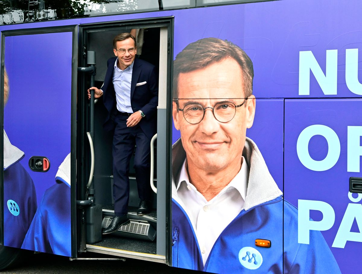 Strangnas, 2022. szeptember 11.
Ulf Kristersson, a svéd ellenzéki Mérsékelt Párt elnöke szavazni érkezik a svéd parlamenti választásokon Strangnasban 2022. szeptember 11-én.
