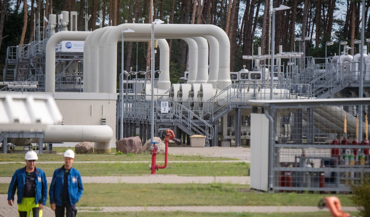 30 August 2022, Mecklenburg-Western Pomerania, Lubmin: For a long time, there were fears of a gas supply stop via the Nord Stream 1 pipeline. Now the time has come: Gazprom has announced an end to the supply. 