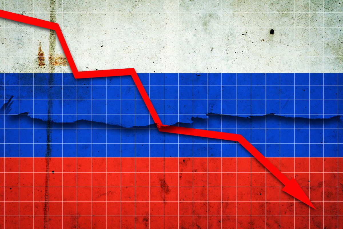 Fall,Of,The,Russia,Economy.,Recession,Graph,With,A,Red