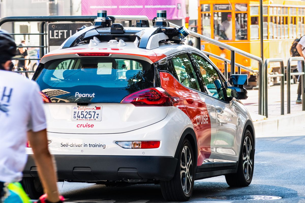 August,21,,2019,San,Francisco,/,Ca,/,Usa,- August 21, 2019 San Francisco / CA / USA - Cruise (owned by General Motors) self driving vehicle performing tests on the city streets; The company is using Chevrolet Bolt vehicles August 21, 2019 San Francisco / CA / USA - Cruise (owned by General Motors) self driving vehicle performing tests on the city streets; The company is using Chevrolet Bolt vehicles
