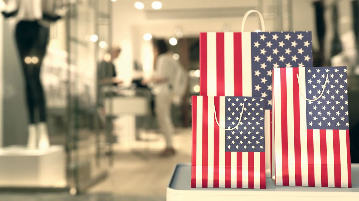 Flag,Of,The,United,States,On,The,Paper,Shopping,Bags